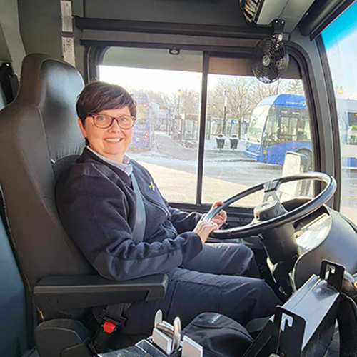 Mélanie Pouliot, chauffeure d'autobus